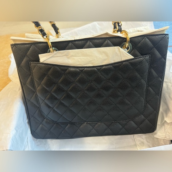 Brand new Chanel Grant Shopping Tote. Never wore with Stickers on - Picture 4 of 10